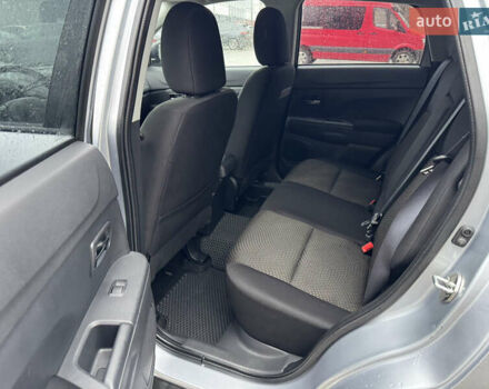 Серый Мицубиси Outlander Sport, объемом двигателя 2 л и пробегом 172 тыс. км за 12700 $, фото 24 на Automoto.ua