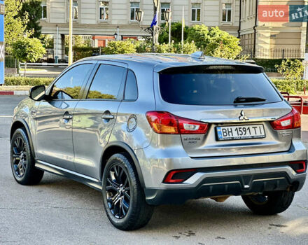 Серый Мицубиси Outlander Sport, объемом двигателя 2 л и пробегом 71 тыс. км за 13900 $, фото 6 на Automoto.ua