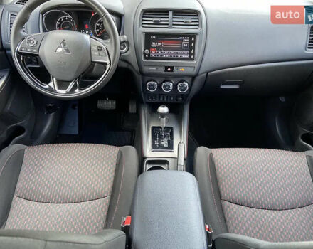 Серый Мицубиси Outlander Sport, объемом двигателя 2 л и пробегом 72 тыс. км за 16900 $, фото 15 на Automoto.ua