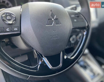 Серый Мицубиси Outlander Sport, объемом двигателя 2 л и пробегом 72 тыс. км за 16900 $, фото 6 на Automoto.ua