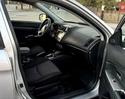 Серый Мицубиси Outlander Sport, объемом двигателя 2 л и пробегом 80 тыс. км за 13599 $, фото 8 на Automoto.ua