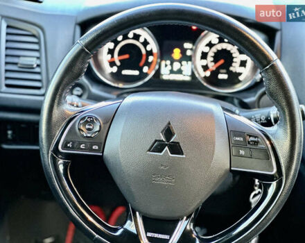 Серый Мицубиси Outlander Sport, объемом двигателя 2 л и пробегом 71 тыс. км за 13900 $, фото 35 на Automoto.ua