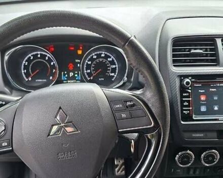 Серый Мицубиси Outlander Sport, объемом двигателя 2 л и пробегом 69 тыс. км за 15000 $, фото 7 на Automoto.ua