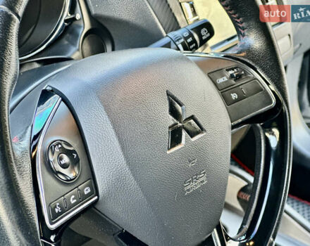 Серый Мицубиси Outlander Sport, объемом двигателя 2 л и пробегом 71 тыс. км за 13900 $, фото 24 на Automoto.ua