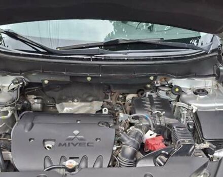 Серый Мицубиси Outlander Sport, объемом двигателя 2 л и пробегом 69 тыс. км за 15000 $, фото 6 на Automoto.ua