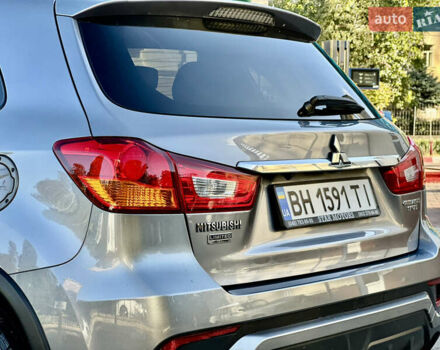 Серый Мицубиси Outlander Sport, объемом двигателя 2 л и пробегом 71 тыс. км за 13900 $, фото 16 на Automoto.ua