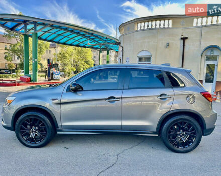 Серый Мицубиси Outlander Sport, объемом двигателя 2 л и пробегом 71 тыс. км за 13900 $, фото 7 на Automoto.ua