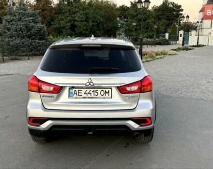 Серый Мицубиси Outlander Sport, объемом двигателя 2 л и пробегом 80 тыс. км за 13700 $, фото 2 на Automoto.ua