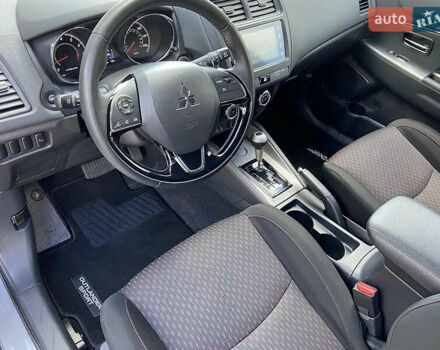 Серый Мицубиси Outlander Sport, объемом двигателя 2 л и пробегом 72 тыс. км за 16900 $, фото 9 на Automoto.ua