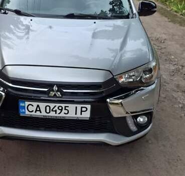 Серый Мицубиси Outlander Sport, объемом двигателя 2 л и пробегом 69 тыс. км за 15000 $, фото 1 на Automoto.ua