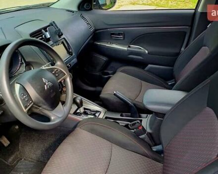 Серый Мицубиси Outlander Sport, объемом двигателя 2 л и пробегом 107 тыс. км за 12200 $, фото 10 на Automoto.ua