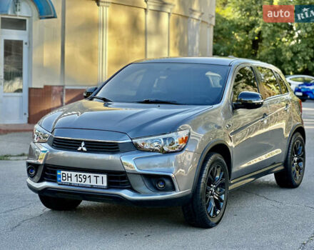 Серый Мицубиси Outlander Sport, объемом двигателя 2 л и пробегом 71 тыс. км за 13900 $, фото 2 на Automoto.ua