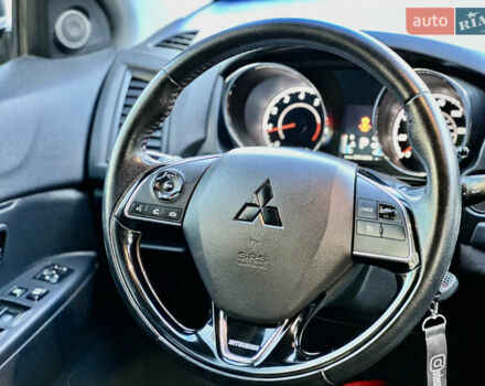 Серый Мицубиси Outlander Sport, объемом двигателя 2 л и пробегом 71 тыс. км за 13900 $, фото 32 на Automoto.ua