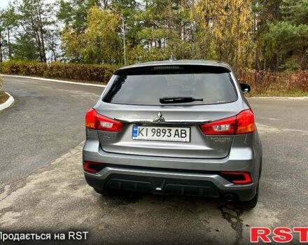 Серый Мицубиси Outlander Sport, объемом двигателя 2 л и пробегом 45 тыс. км за 17300 $, фото 5 на Automoto.ua