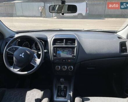 Серый Мицубиси Outlander Sport, объемом двигателя 2 л и пробегом 88 тыс. км за 15999 $, фото 7 на Automoto.ua