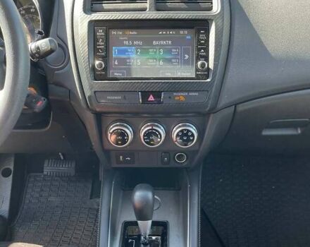 Серый Мицубиси Outlander Sport, объемом двигателя 2 л и пробегом 88 тыс. км за 15999 $, фото 6 на Automoto.ua