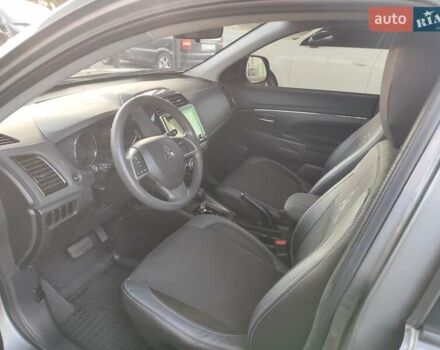 Серый Мицубиси Outlander Sport, объемом двигателя 2 л и пробегом 70 тыс. км за 17200 $, фото 2 на Automoto.ua