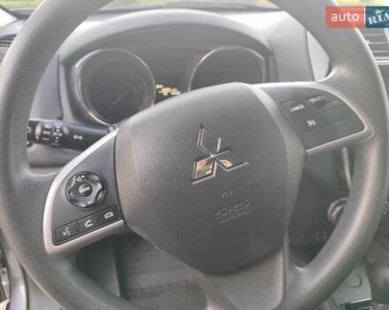 Серый Мицубиси Outlander Sport, объемом двигателя 2 л и пробегом 70 тыс. км за 17200 $, фото 6 на Automoto.ua