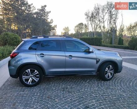 Серый Мицубиси Outlander Sport, объемом двигателя 2 л и пробегом 70 тыс. км за 17200 $, фото 7 на Automoto.ua