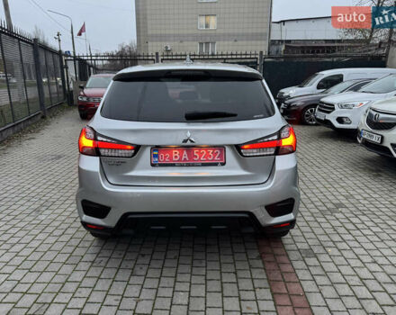 Сірий Міцубісі Outlander Sport, об'ємом двигуна 2 л та пробігом 40 тис. км за 15700 $, фото 4 на Automoto.ua