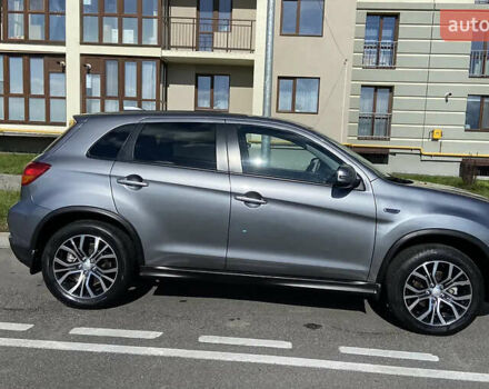 Серый Мицубиси Outlander Sport, объемом двигателя 2 л и пробегом 72 тыс. км за 16900 $, фото 1 на Automoto.ua
