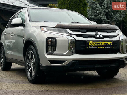 Серый Мицубиси Outlander Sport, объемом двигателя 2 л и пробегом 27 тыс. км за 18500 $, фото 1 на Automoto.ua