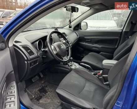 Синий Мицубиси Outlander Sport, объемом двигателя 2 л и пробегом 177 тыс. км за 12000 $, фото 9 на Automoto.ua