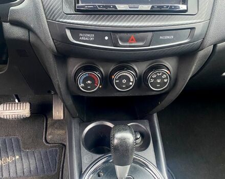 Синий Мицубиси Outlander Sport, объемом двигателя 2.4 л и пробегом 126 тыс. км за 13300 $, фото 9 на Automoto.ua