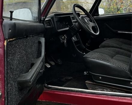 Красный Москвич / АЗЛК 2125, объемом двигателя 1.3 л и пробегом 450 тыс. км за 644 $, фото 6 на Automoto.ua