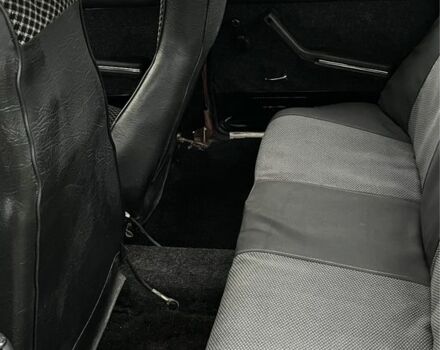 Красный Москвич / АЗЛК 2125, объемом двигателя 1.3 л и пробегом 450 тыс. км за 644 $, фото 5 на Automoto.ua