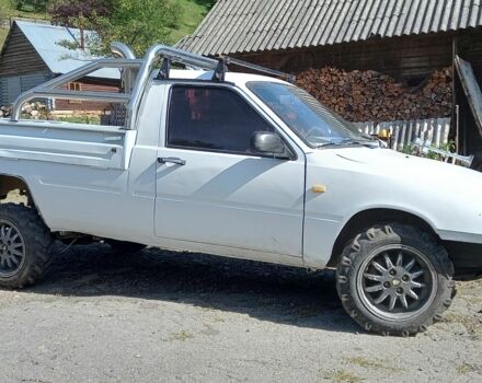 Білий Москвич / АЗЛК 2137, об'ємом двигуна 1 л та пробігом 150 тис. км за 1750 $, фото 4 на Automoto.ua