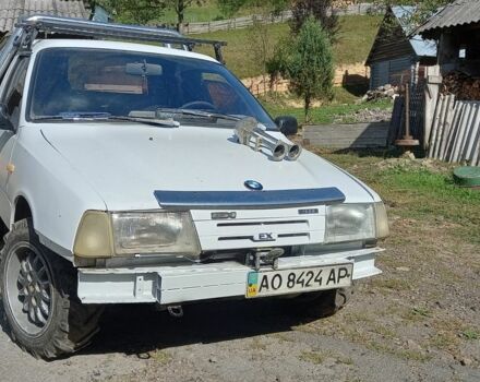 Білий Москвич / АЗЛК 2137, об'ємом двигуна 1 л та пробігом 150 тис. км за 1750 $, фото 3 на Automoto.ua