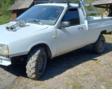 Білий Москвич / АЗЛК 2137, об'ємом двигуна 1 л та пробігом 150 тис. км за 1750 $, фото 2 на Automoto.ua