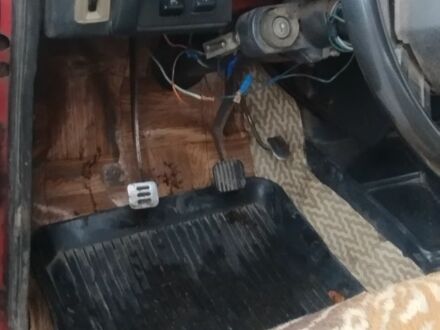 Москвич / АЗЛК 2140 1984 в Синельниковом на Automoto.ua Красный Москвич / АЗЛК 2140, объемом двигателя 2.45 л и пробегом 76 тыс. км за 286 $, фото 1 на Automoto.ua