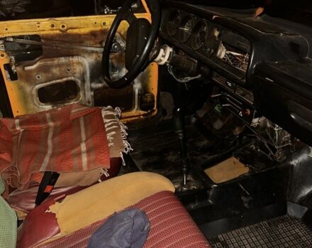 Желтый Москвич / АЗЛК 2140, объемом двигателя 1.5 л и пробегом 200 тыс. км за 203 $, фото 6 на Automoto.ua