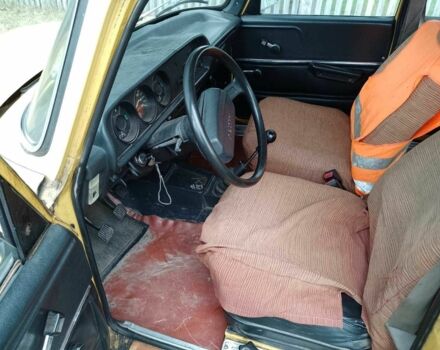 Желтый Москвич / АЗЛК 2140, объемом двигателя 0 л и пробегом 9 тыс. км за 404 $, фото 13 на Automoto.ua