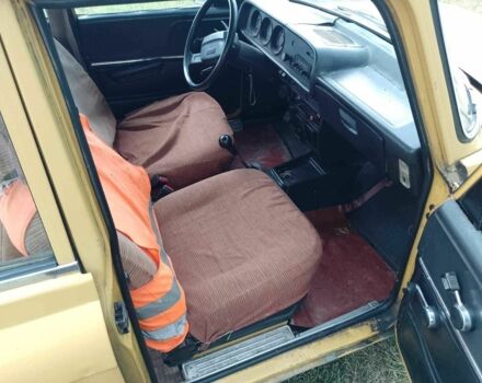 Желтый Москвич / АЗЛК 2140, объемом двигателя 0 л и пробегом 9 тыс. км за 404 $, фото 11 на Automoto.ua