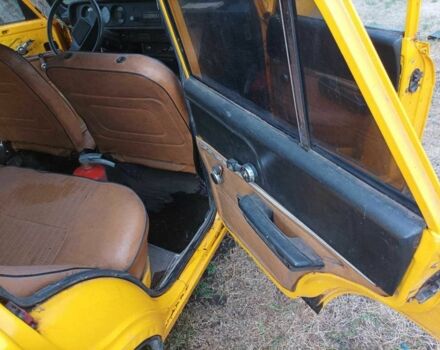 Желтый Москвич / АЗЛК 2140, объемом двигателя 0 л и пробегом 1000 тыс. км за 550 $, фото 10 на Automoto.ua