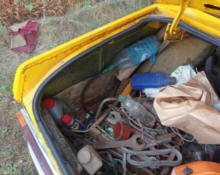 Желтый Москвич / АЗЛК 2140, объемом двигателя 0 л и пробегом 1000 тыс. км за 550 $, фото 12 на Automoto.ua