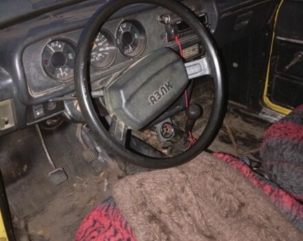 Желтый Москвич / АЗЛК 2140, объемом двигателя 0 л и пробегом 150 тыс. км за 190 $, фото 2 на Automoto.ua