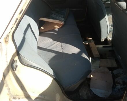 Желтый Москвич / АЗЛК 2140, объемом двигателя 1.5 л и пробегом 145 тыс. км за 291 $, фото 7 на Automoto.ua