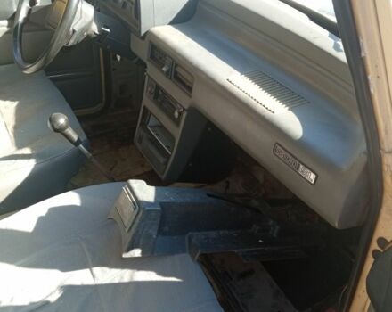 Желтый Москвич / АЗЛК 2140, объемом двигателя 1.5 л и пробегом 145 тыс. км за 291 $, фото 5 на Automoto.ua