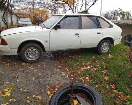 Белый Москвич / АЗЛК 2141, объемом двигателя 2 л и пробегом 70 тыс. км за 1100 $, фото 2 на Automoto.ua