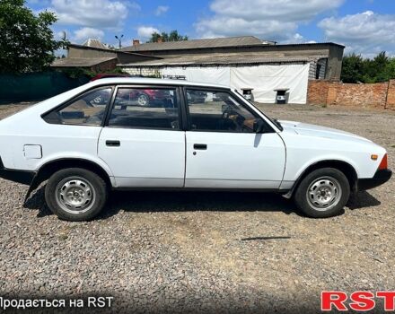 Белый Москвич / АЗЛК 2141, объемом двигателя 1.5 л и пробегом 150 тыс. км за 800 $, фото 2 на Automoto.ua