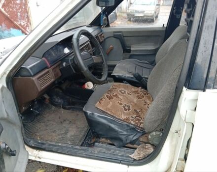 Белый Москвич / АЗЛК 2141, объемом двигателя 2 л и пробегом 70 тыс. км за 1100 $, фото 3 на Automoto.ua
