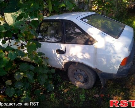Белый Москвич / АЗЛК 2141, объемом двигателя 1.6 л и пробегом 80 тыс. км за 350 $, фото 2 на Automoto.ua
