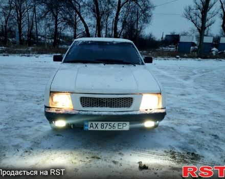 Белый Москвич / АЗЛК 2141, объемом двигателя 1.5 л и пробегом 200 тыс. км за 1200 $, фото 1 на Automoto.ua