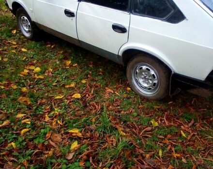 Белый Москвич / АЗЛК 2141, объемом двигателя 1.6 л и пробегом 180 тыс. км за 350 $, фото 4 на Automoto.ua