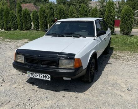 Белый Москвич / АЗЛК 2141, объемом двигателя 1.6 л и пробегом 200 тыс. км за 750 $, фото 4 на Automoto.ua