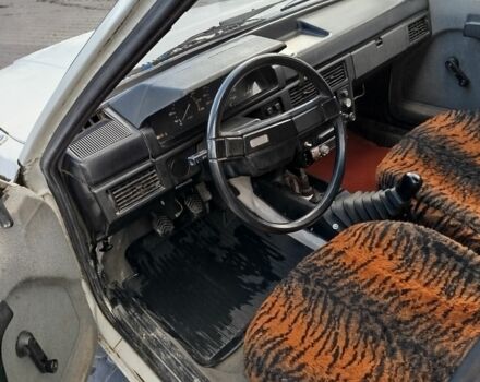 Москвич / АЗЛК 2141 1992 в Виннице на Automoto.ua Белый Москвич / АЗЛК 2141, объемом двигателя 1.5 л и пробегом 198 тыс. км за 435 $, фото 5 на Automoto.ua